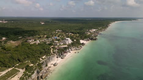 Antena-Establecida-De-Tulum-Ruinas-Mayas-México-Famoso-Sitio-Histórico-Antiguo-Destino-De-Viaje