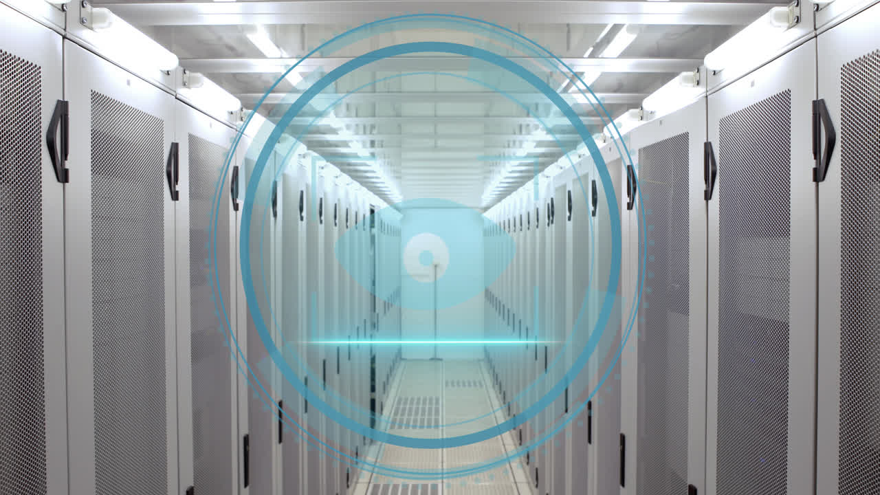 animación del icono del ojo sobre el procesamiento de datos y la sala del servidor