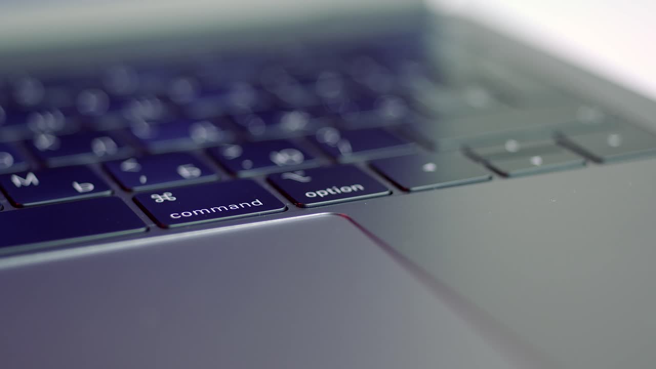 primer plano de un teclado de portátil