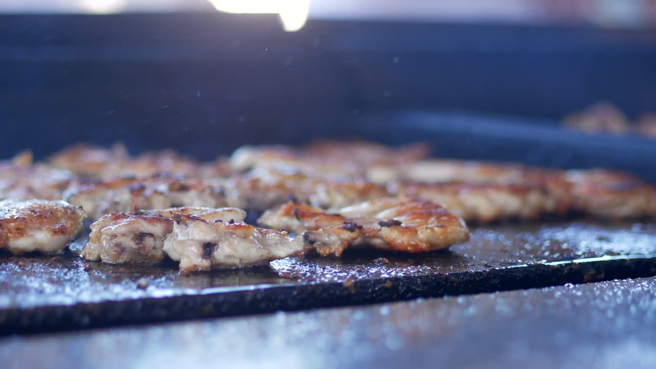 뜨거운 그릴 에  을 는 것