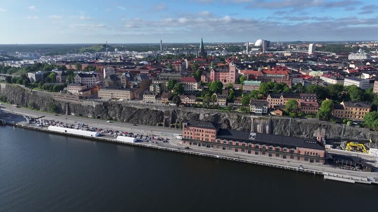 Edifici sul lungofiume a Stoccolma, Svezia