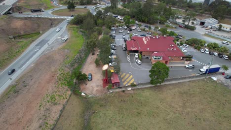 Yatala-Pie-Shop-Near-Roundabout-In-Yatala,-Queensland,-Australia