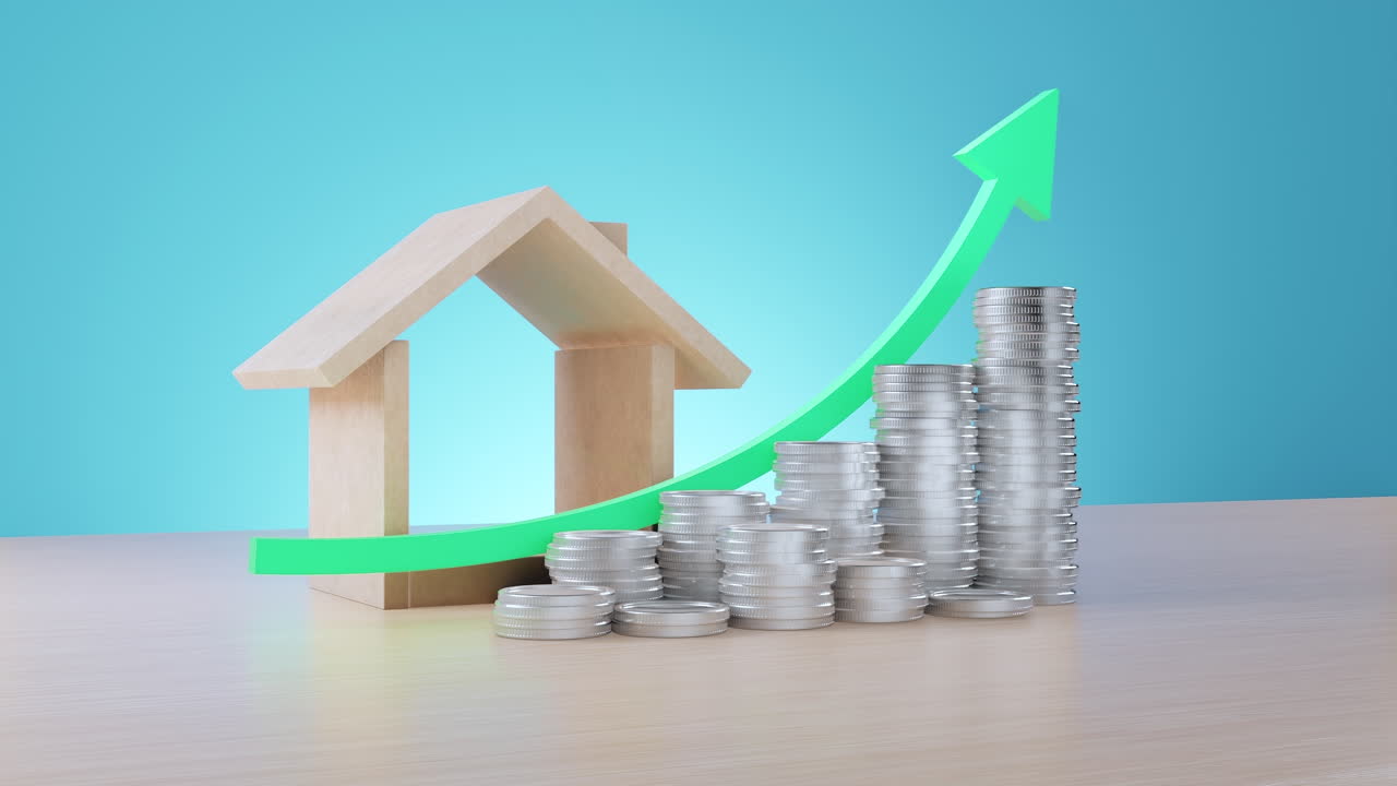 Representasi visual pertumbuhan investasi real estat yang menampilkan model rumah kayu, tumpukan koin perak, dan panah hijau besar yang menunjuk ke atas di permukaan kayu.