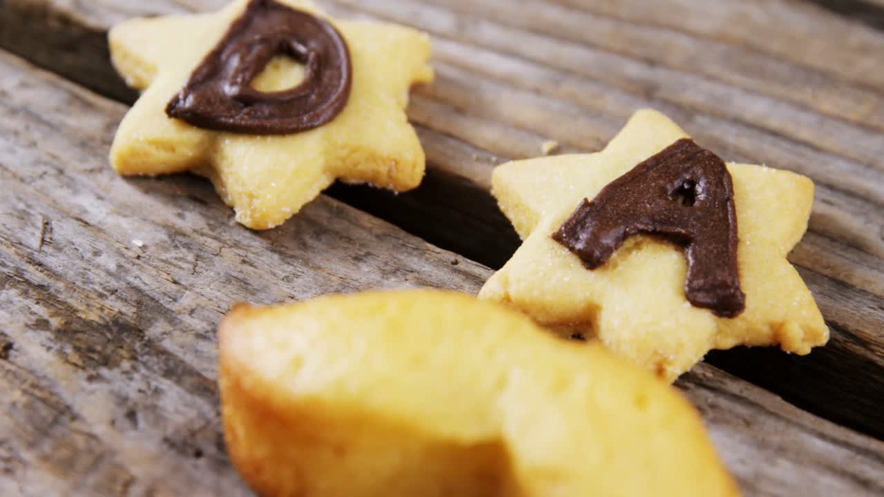 배열 된 나무 판에 텍스트 아빠와 함께 별 모양