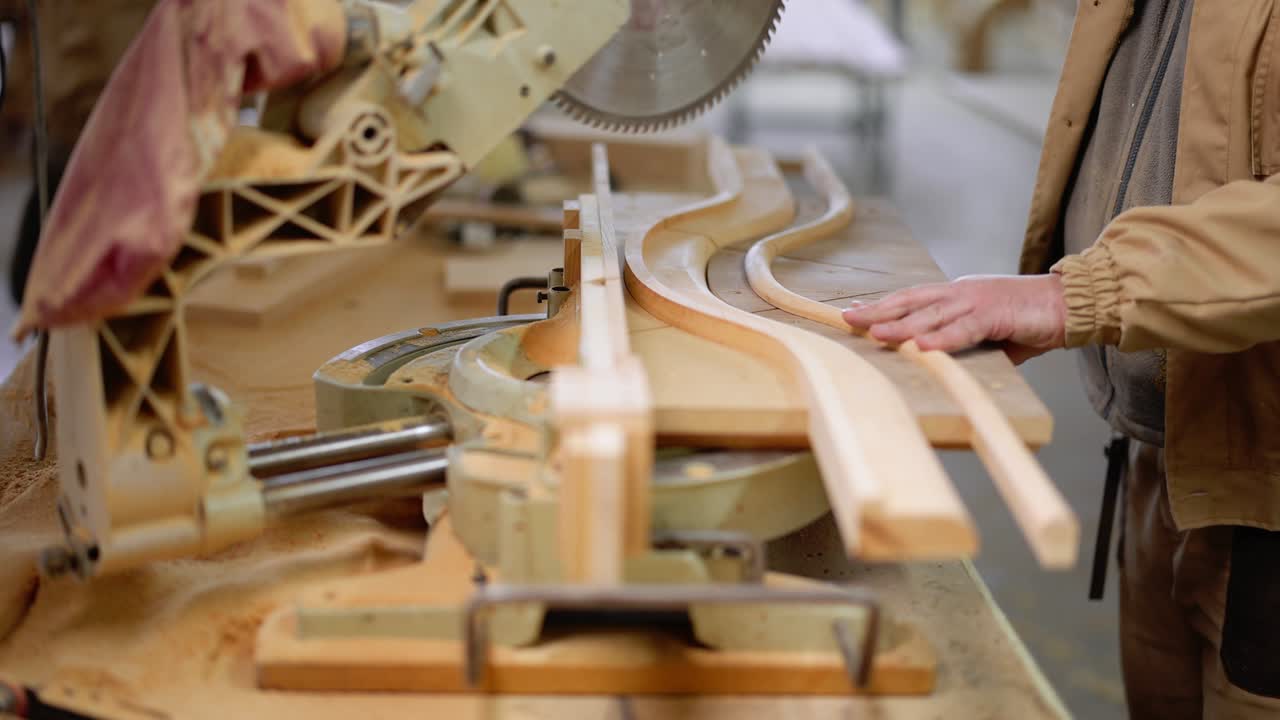 изделия для резки древесины с помощью электрической ручной пилы