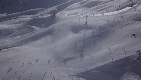 Luftaufnahme-Der-Skifahrer-Im-Skigebiet-Valle-Nevado