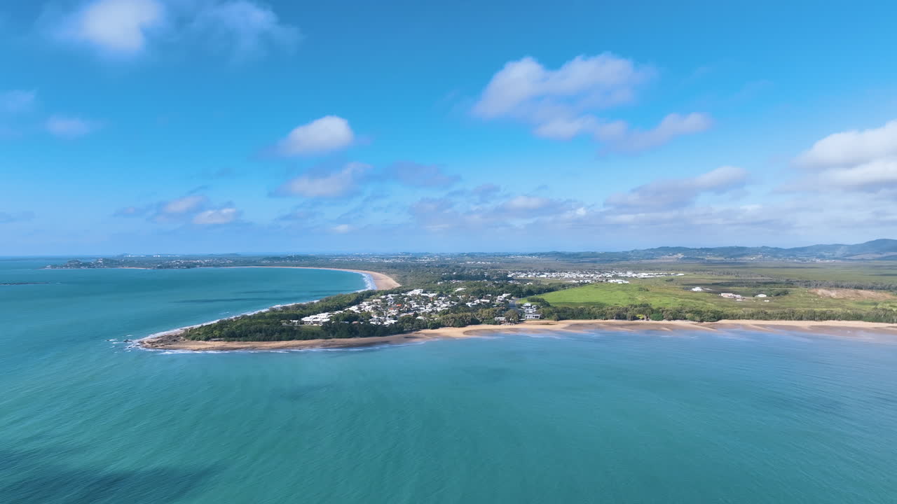 Flight reveals the scenic beauty of Mackay's Coral Sea northern beach suburbs
