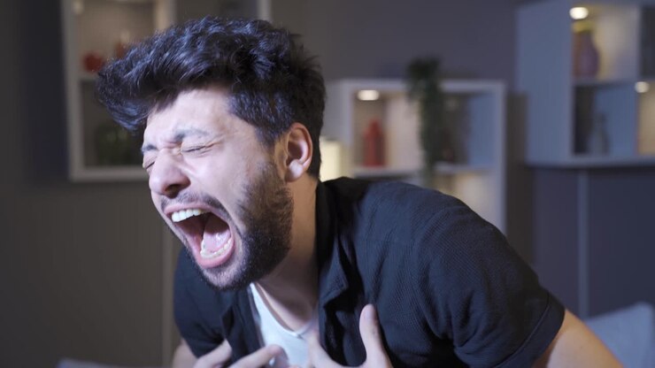 A mentally ill man with psychological disorders is going crazy at home.