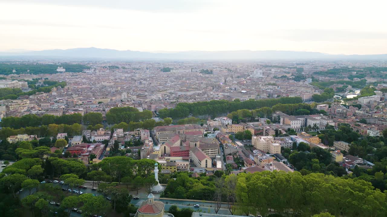 해가 뜨는 이탈리아 로마 의 아름다운 공중 전망