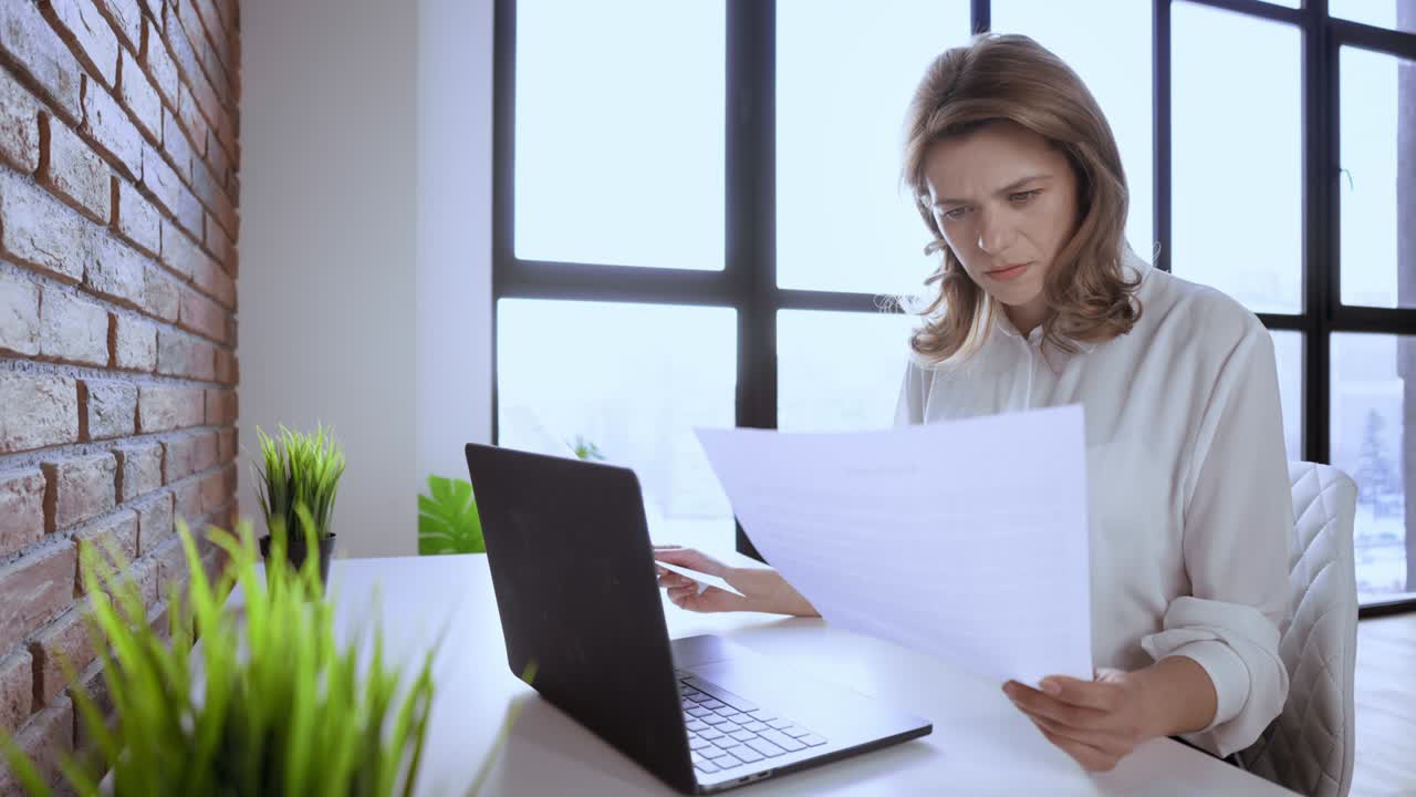 gerente en el espacio de trabajo moderno