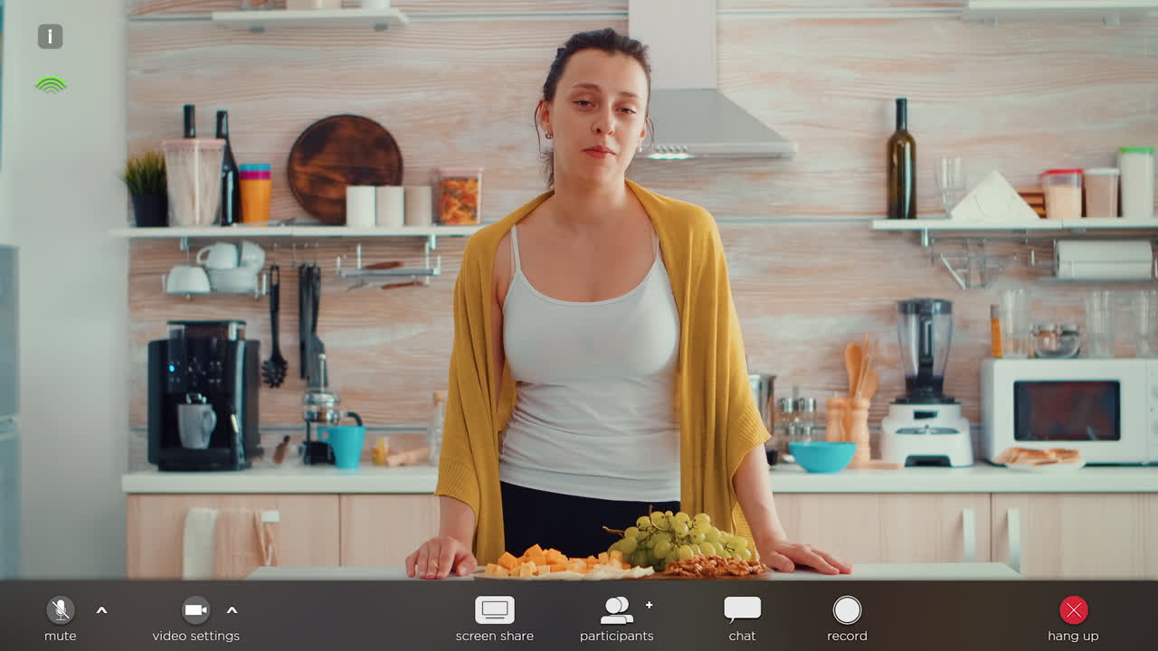 hombre de negocios discapacitado en silla de ruedas