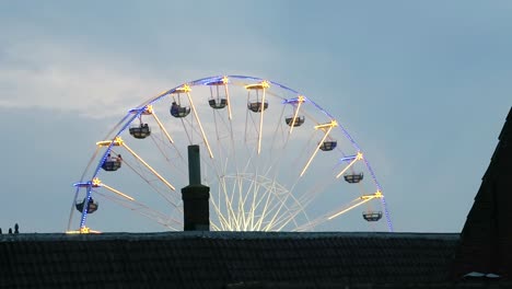 Rueda-De-La-Fortuna-En-La-Ciudad-De-Groningen