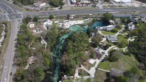antena del parque estatal weeki wachee springs, espectáculos de sirenas y atracciones