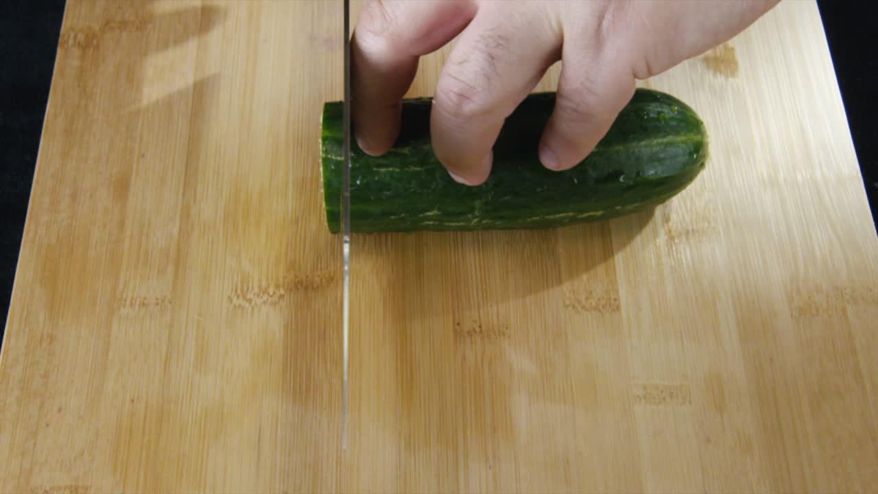 호박을 잘라내는 것