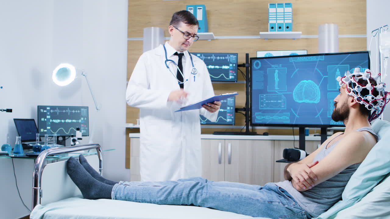 médico en un laboratorio de investigación cerebral chequeando al paciente sentado en la cama