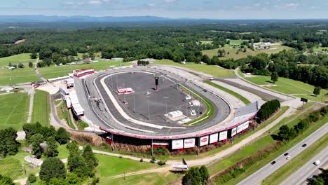 órbita aérea del norte de wilkesboro speedway en el norte de wilkesboro nc, carolina del norte