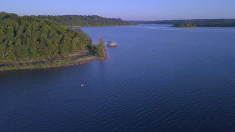 Kayak-paddling-on-lake