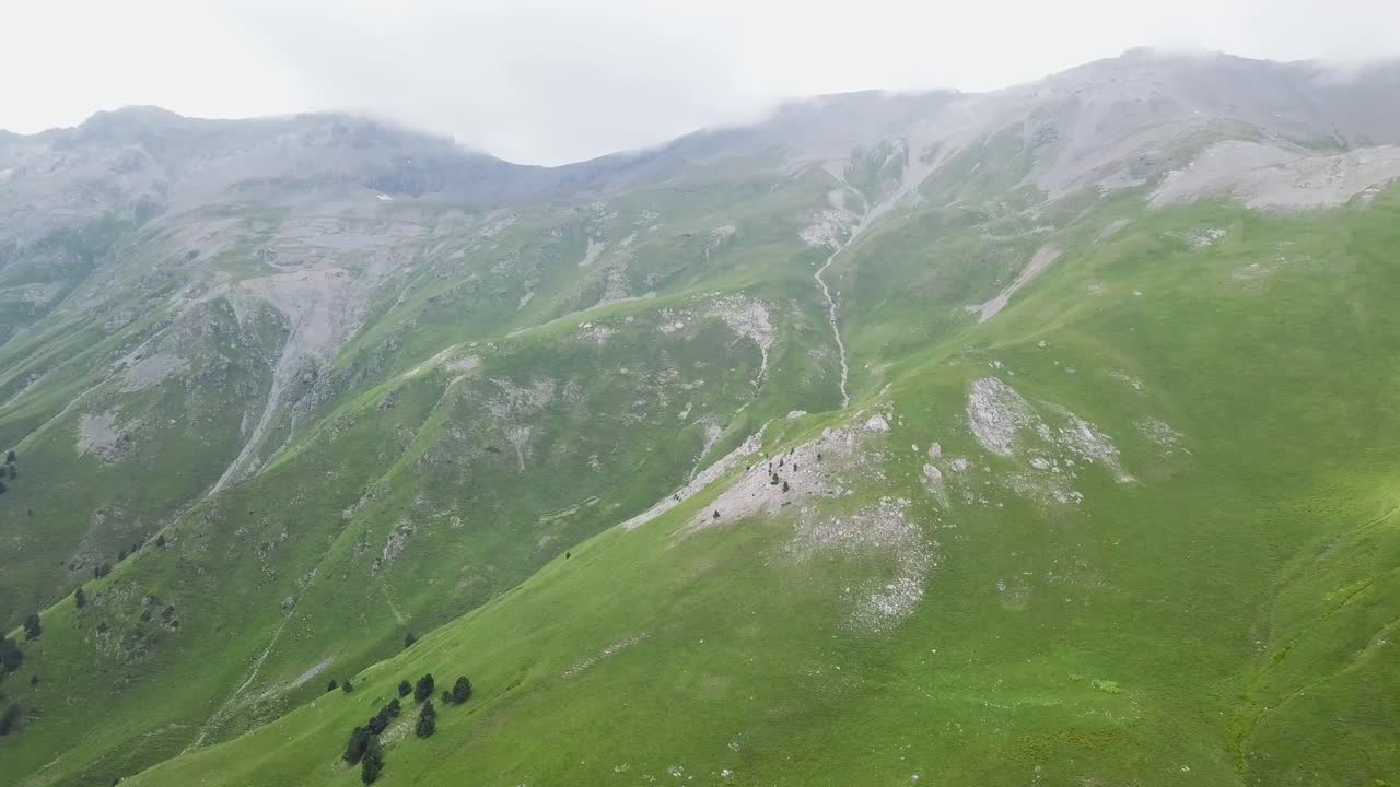 зеленый горный ландшафт