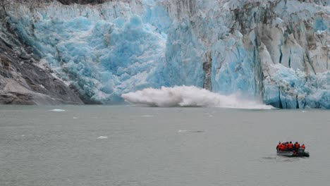 Parto-En-Cámara-Lenta-Del-Glaciar-Sawyer-Derritiéndose-En-Tracy-Arm,-Alaska-4k