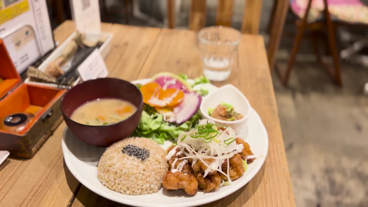 일본식 채식주의자 콩  ⁇  카라게  ⁇  세트 미소 수프