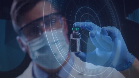 animación de la exploración del alcance sobre el hombre caucásico con máscara facial sosteniendo la vacuna