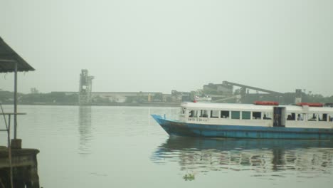 Old-transportation-boat-leaving-dock,Out-side-view