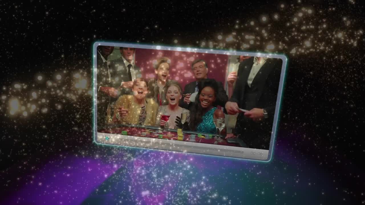 mesa de juego con gente en un casino de lujo