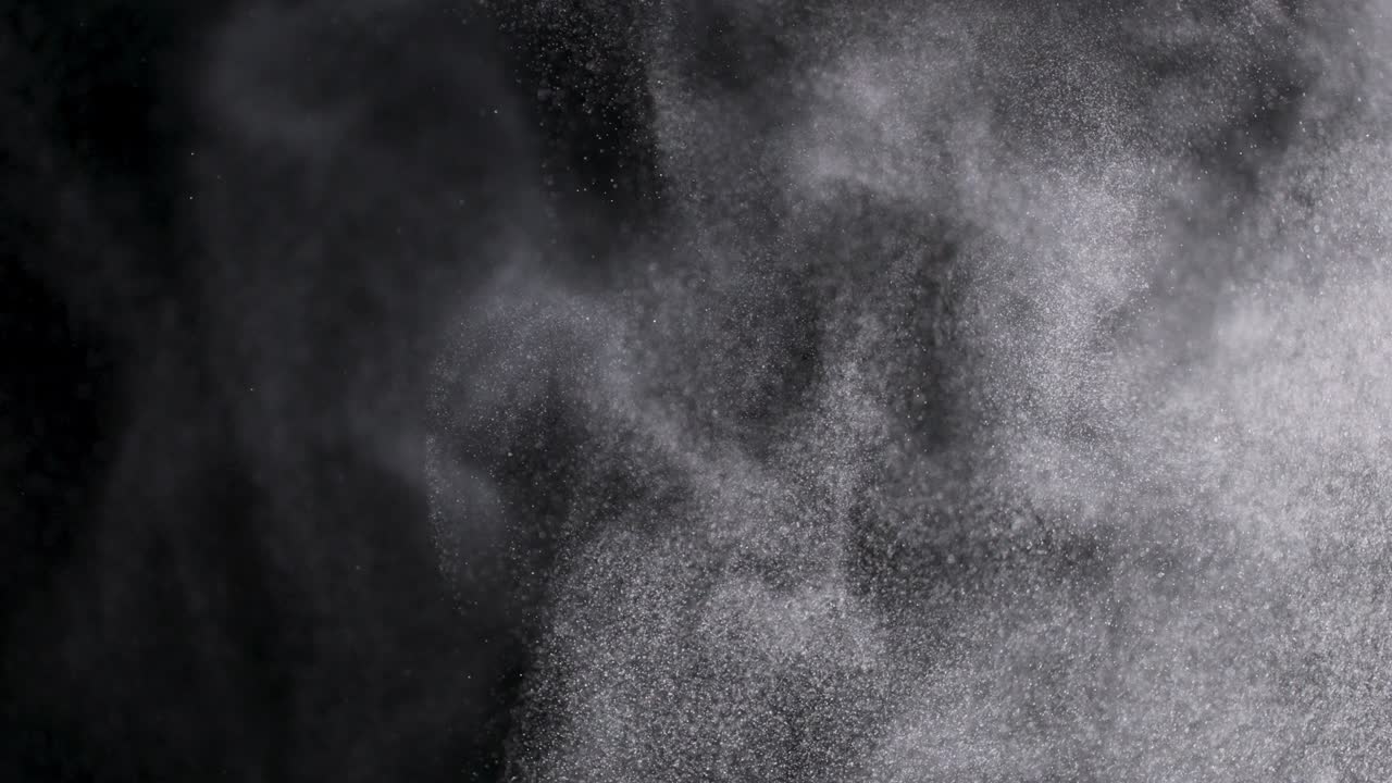 검은 바탕에 분리 된 파우더