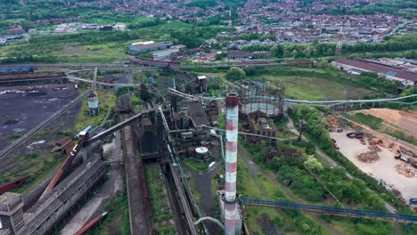 Vista-Aérea-De-Arriba-Hacia-Abajo-De-La-Fábrica-De-Acero-Abandonada