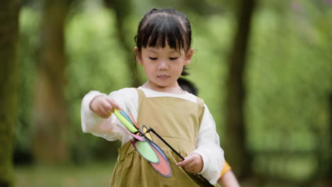 Zwei-Kinder-In-Einem-Park