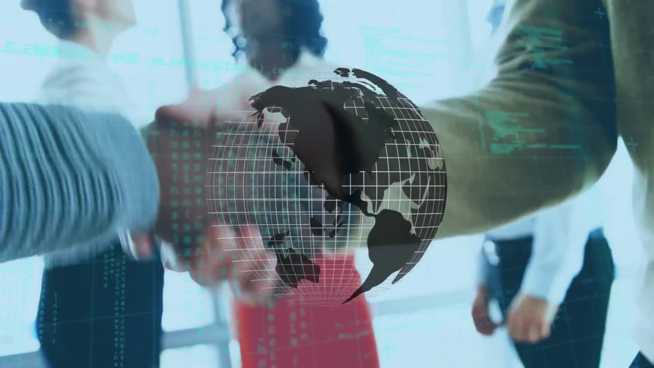 회전하는 검은 지구의 애니메이션과 다양한 비즈니스 동료들이 손을 흔드는 데이터 처리