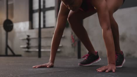 entrenamiento cruzado en un gimnasio