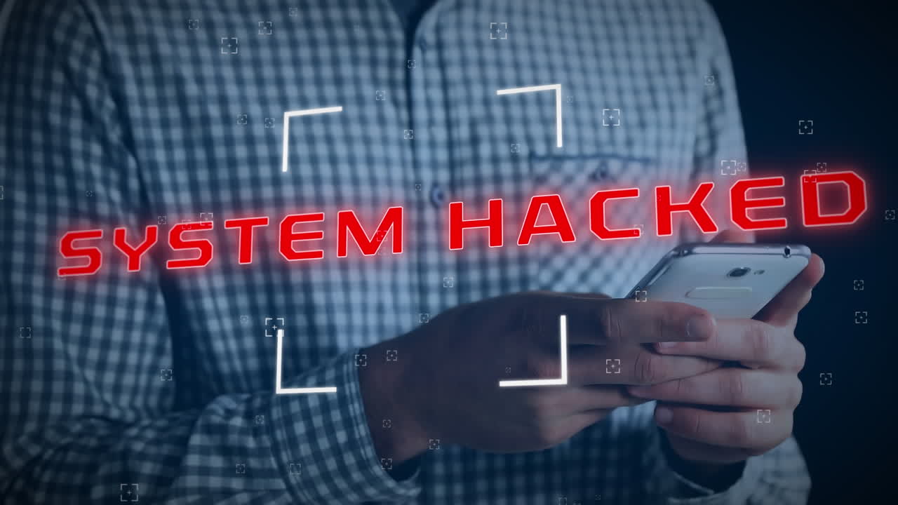 스마트폰을 사용하는 남자의 중간 섹션에 대한 시스템 해킹 텍스트를 스캐닝하는 범위의 애니메이션