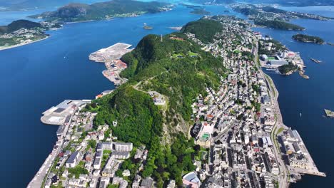 Scenic-Alesund-Town,-Norway