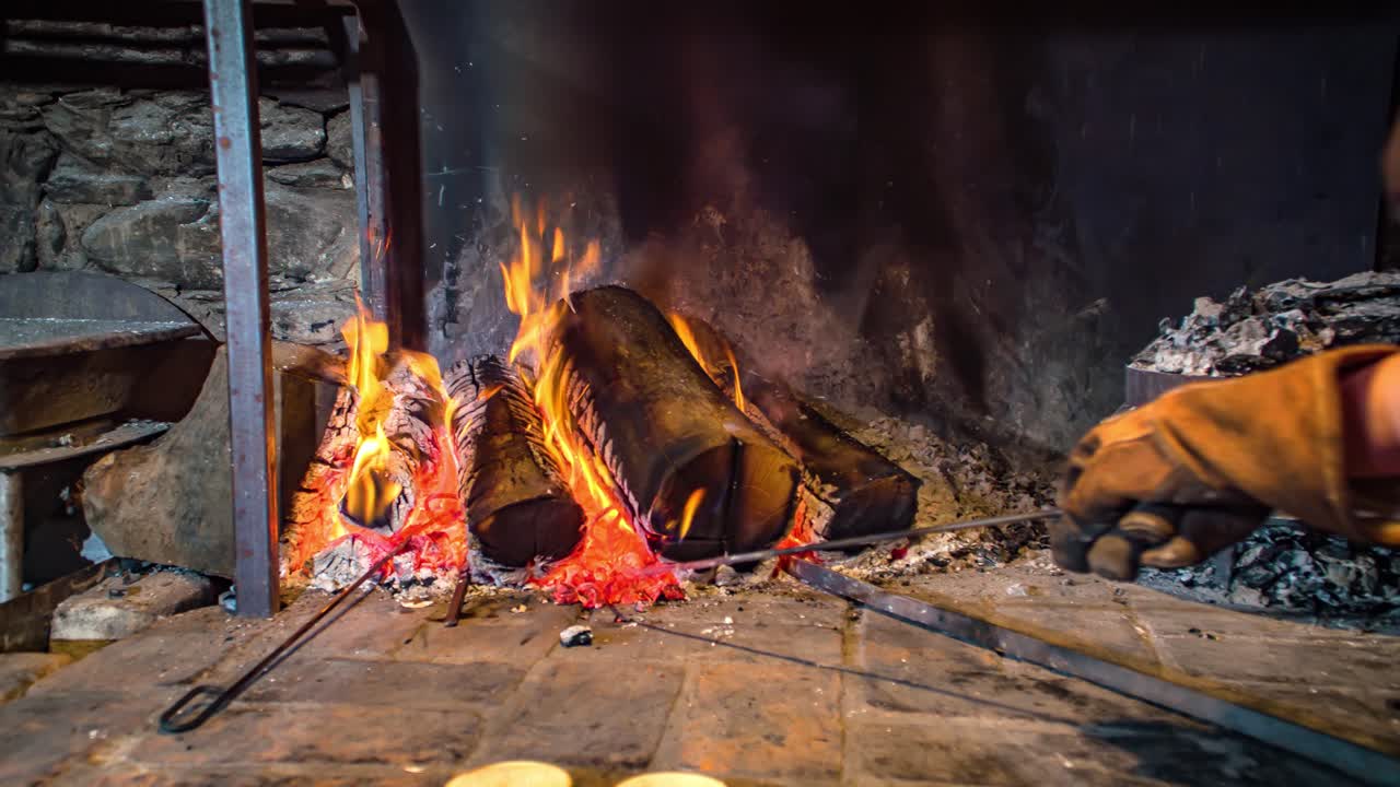 장갑을 낀 여성의 느린 동작