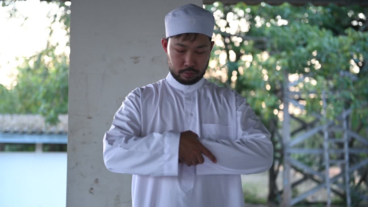 실루 젊은 아시아 무슬림