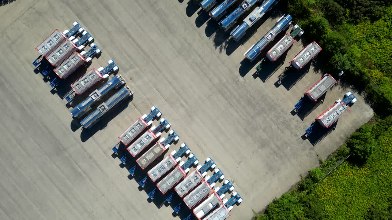 공중에 있는 운송 트럭 주차장을 위한 머리 위 산업 트레일러 및 탱크