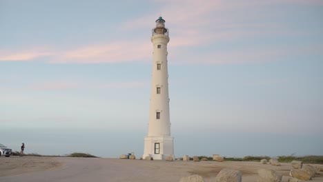 Leuchtturm-Von-Aruba,-Kalifornien-In-Der-Abenddämmerung