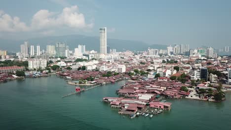 Embarcadero-Del-Clan-En-La-Isla-De-Penang.