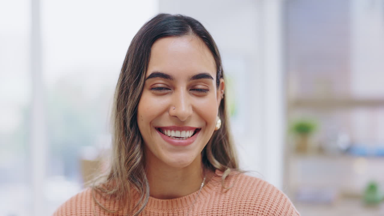 cara, graciosa y mujer con negocios