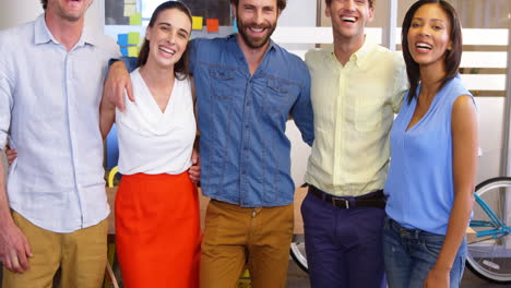 pessoas de negócios juntas no escritório.