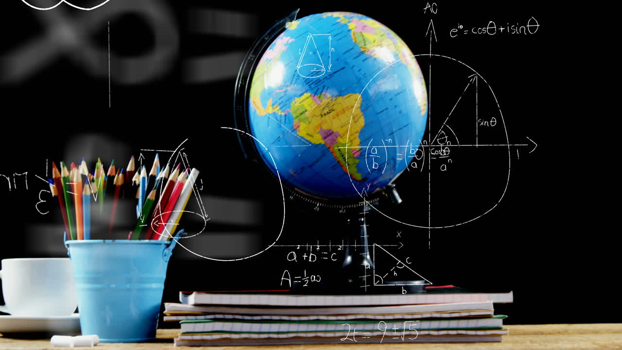 Persamaan matematika melayang di depan globe, cangkir kopi, dan tempat pensil