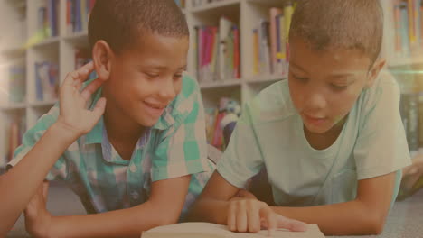 animación de senderos de luz sobre niños biraciales leyendo libros