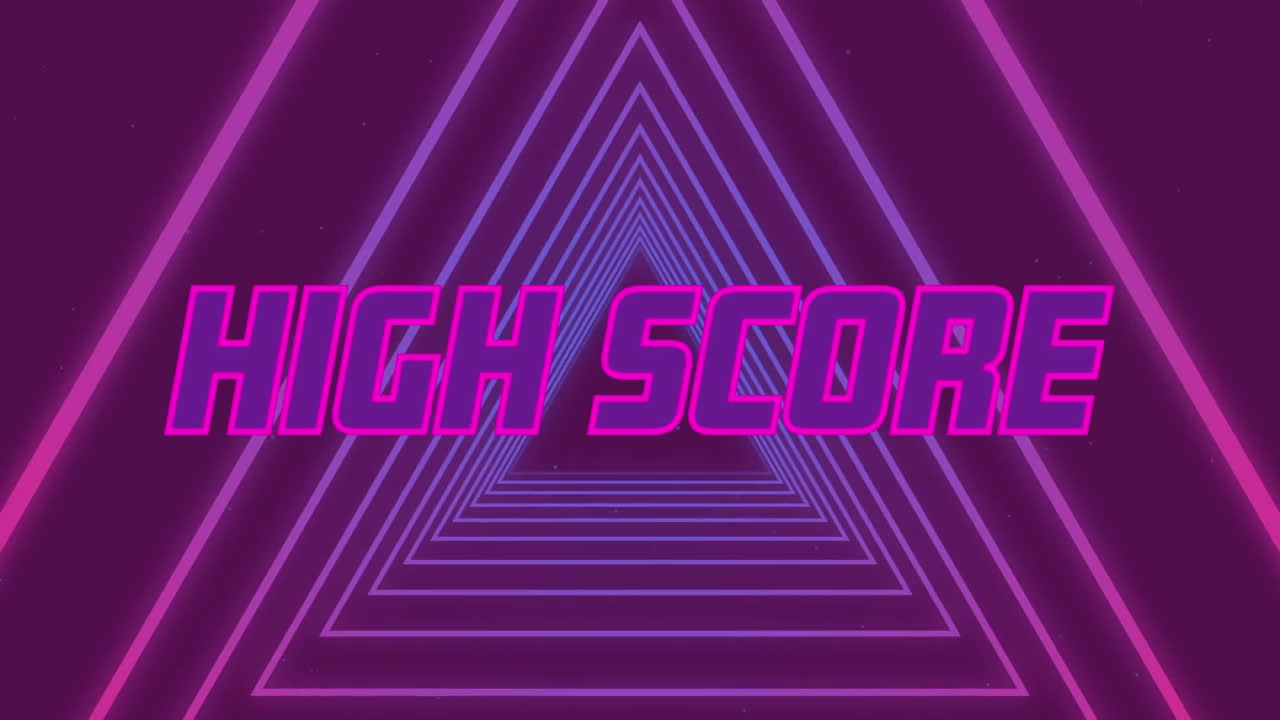 texto de puntaje alto púrpura contra triángulos de neón en movimiento continuo sobre fondo púrpura