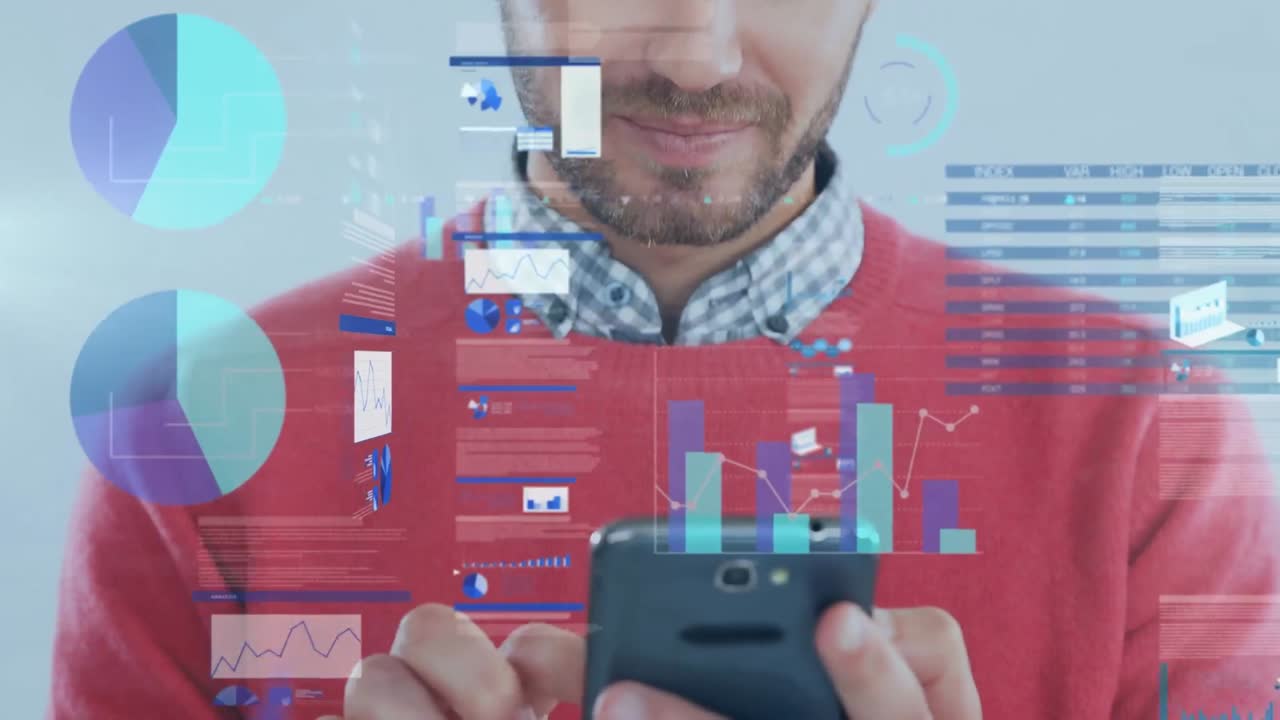 animación de la interfaz gráfica infográfica sobre un empresario caucásico sonriente que usa un teléfono inteligente
