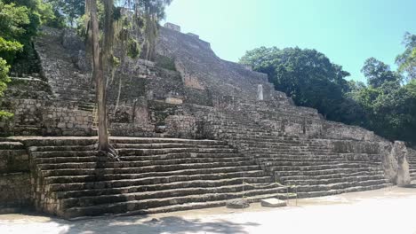 Pyramide-Calakmul-Mexiko-Tiefer-Dschungel-Maya-Ruinen