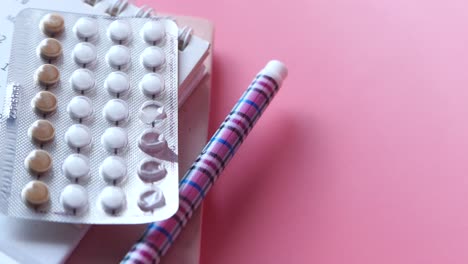 birth control pills and calendar