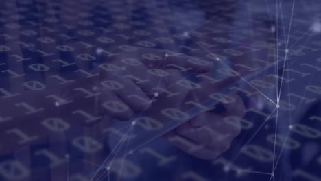 animación de redes de conexiones a través de codificación binaria y persona que utiliza un teléfono inteligente