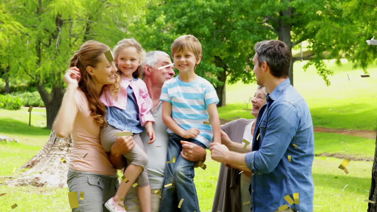 анимация конфетти, падающая на счастливую семью на вечеринке по случаю дня рождения
