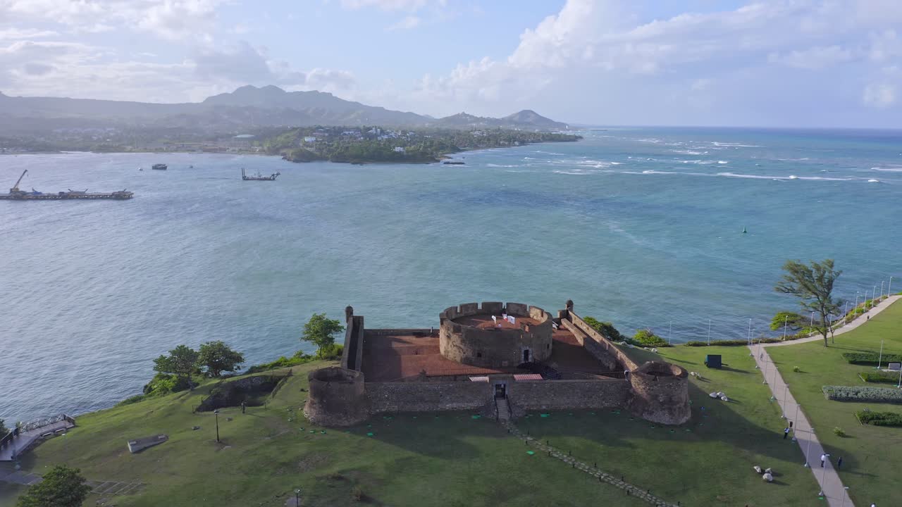 Fortezza di San Felipe che domina la costa caraibica a Puerto Plata.